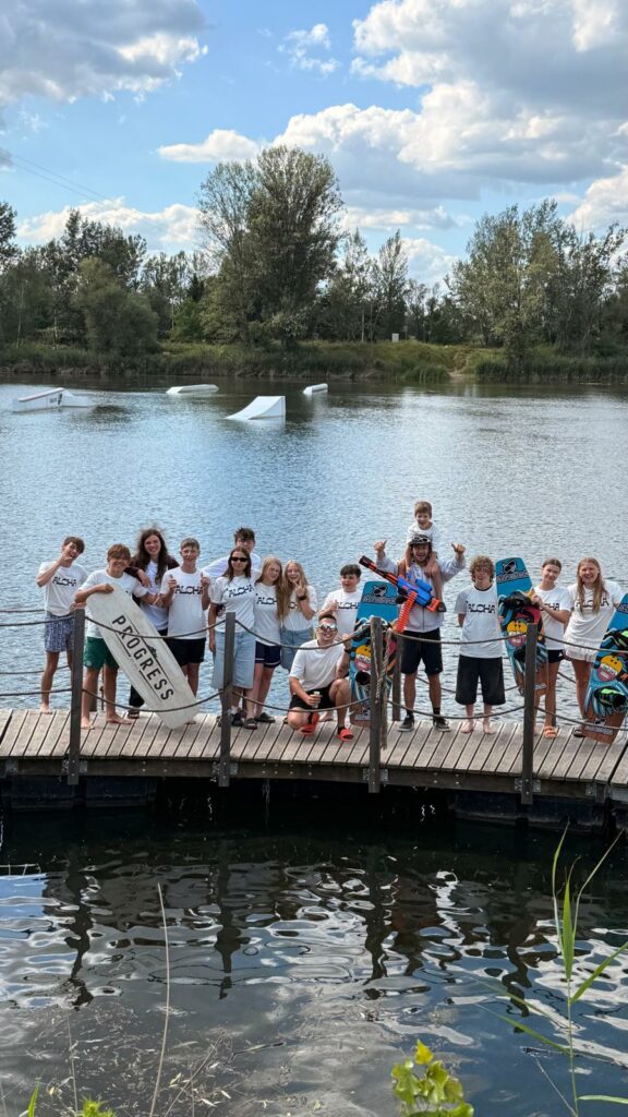 Aloha Park Kraków wakeboard Trening dla dzieci i młodziezy półkolonie warsztaty